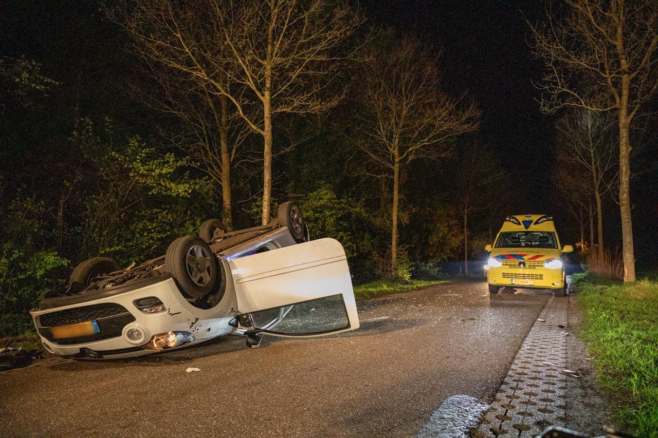 Ernstig gewonde bij eenzijdig ongeval De Hoeve